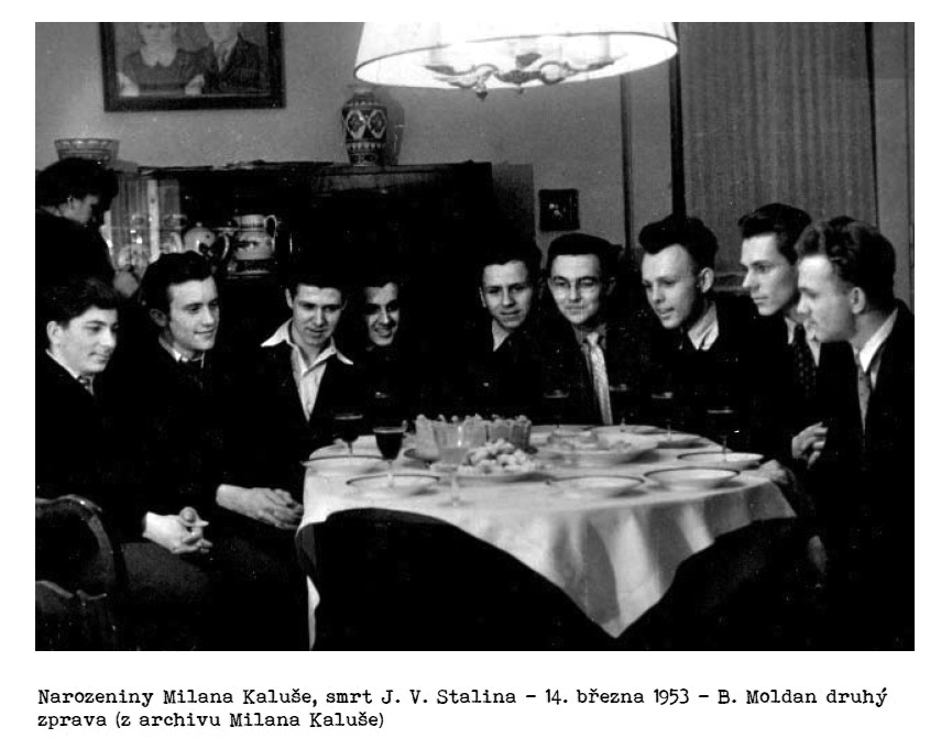 03_kmen Vycházejícího slunce Děčín 1953, zleva Karel Mašek, Josef Piskač, Daniel Chadim,Vladimír Oplt, Milan Kaluš, Mirek Čech, Vladimír Bartoň, Bedřich Moldan, Ivan Studničný