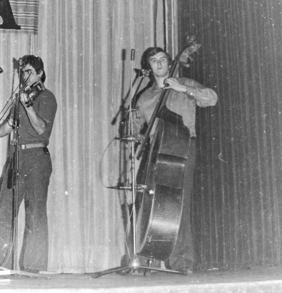 12 Kapela Fobrbo, 1975 (s houslemi Osseo z Neskenonu, dnes hraje s Asonanci)